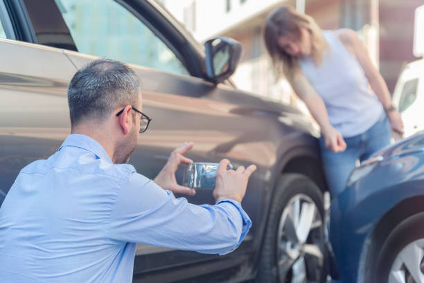 Professional Auto Insurance Quotes technician working in Johnston, IA